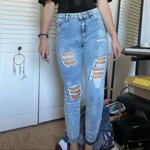 Ripped skinny jeans